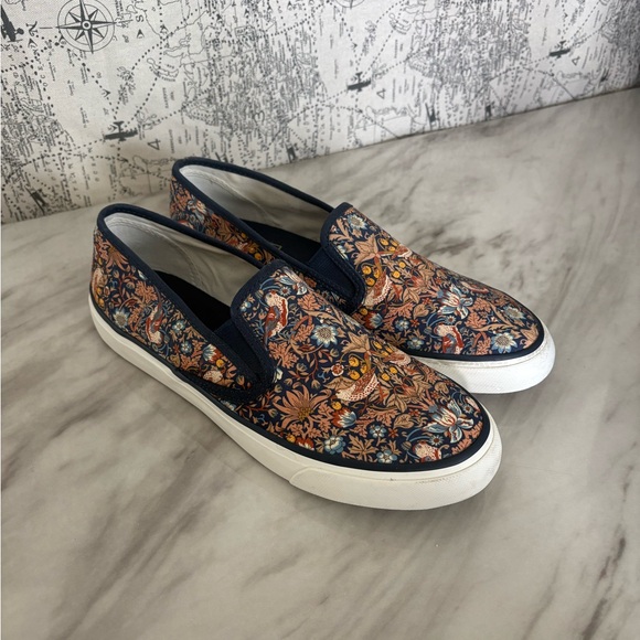 Sperry Shoes - Sperry Navy Floral Slip-On Slippers